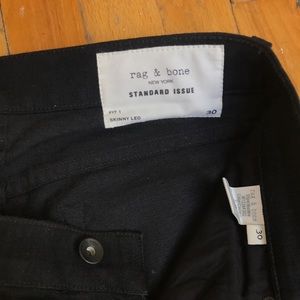 Rag and Bone Men’s Skinny Jeans. Black. Size 30